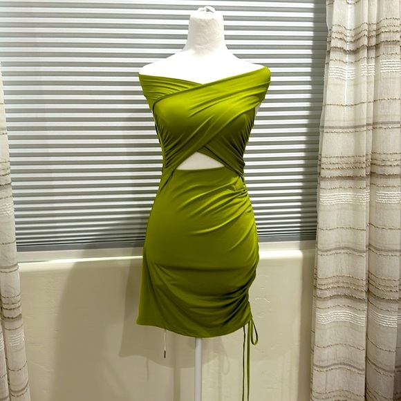 🔵 D&M Ruched Halter Dress - Picture 10 of 16